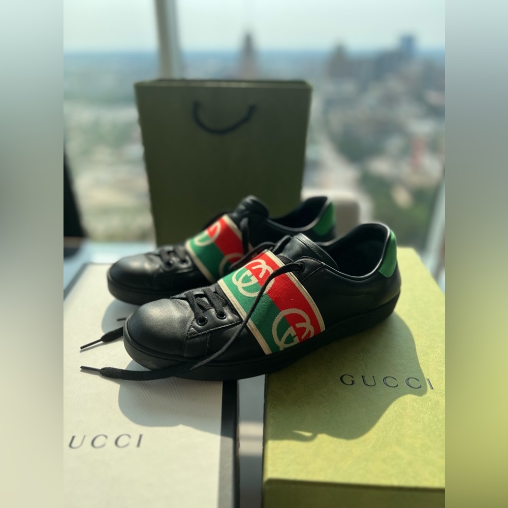 GUCCI SNEAKERS MEN’S SIZE 10. NEW.